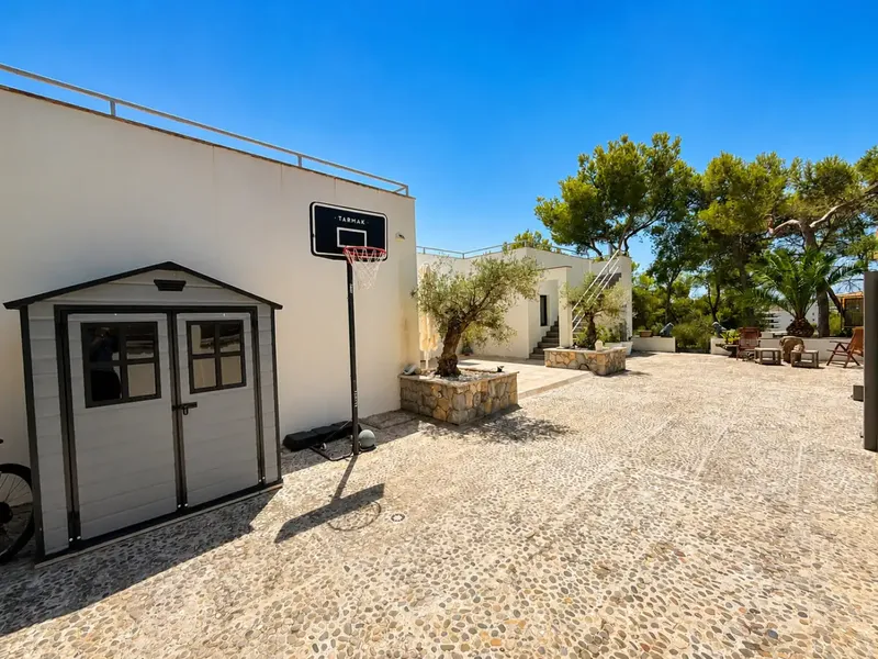 Spectacular renovated villa with sea views, pool and guest apartment in Cala Vinyes — photo 8