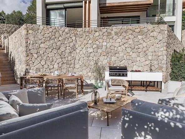 First floor residence with pool in Cala Major — photo 1