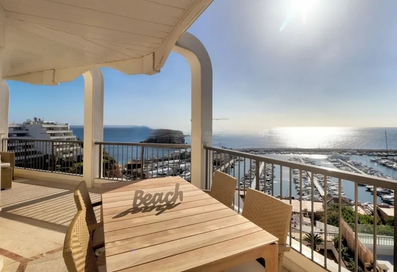 Penthouse with 2 bedrooms in the port of Puerto Portals with fantastic sea views — photo 4