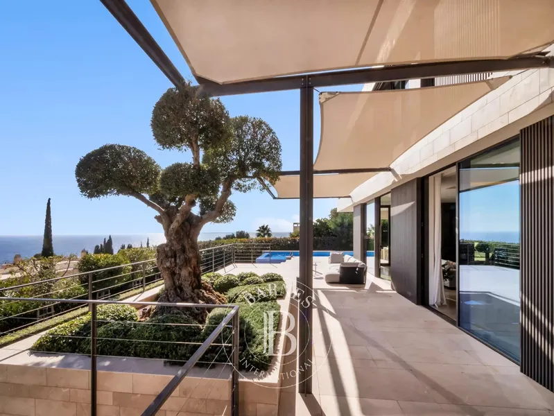 Luxury south-west facing villa with 270° sea views in Port Andratx — photo 2