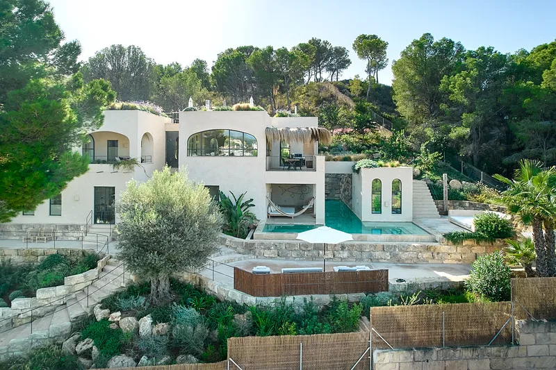 Remarkable villa in Tulum style in a central location - Marcel Remus Real Estate — photo 4
