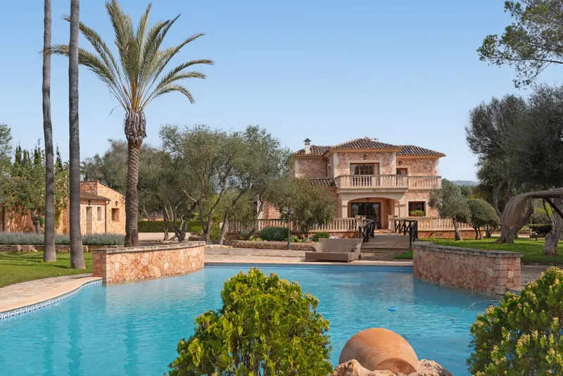 Villa Florentina – Exclusive estate with holiday license in the south of Mallorca — photo 1