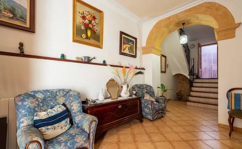 Townhouse with terrace and patio in Sóller — photo 4