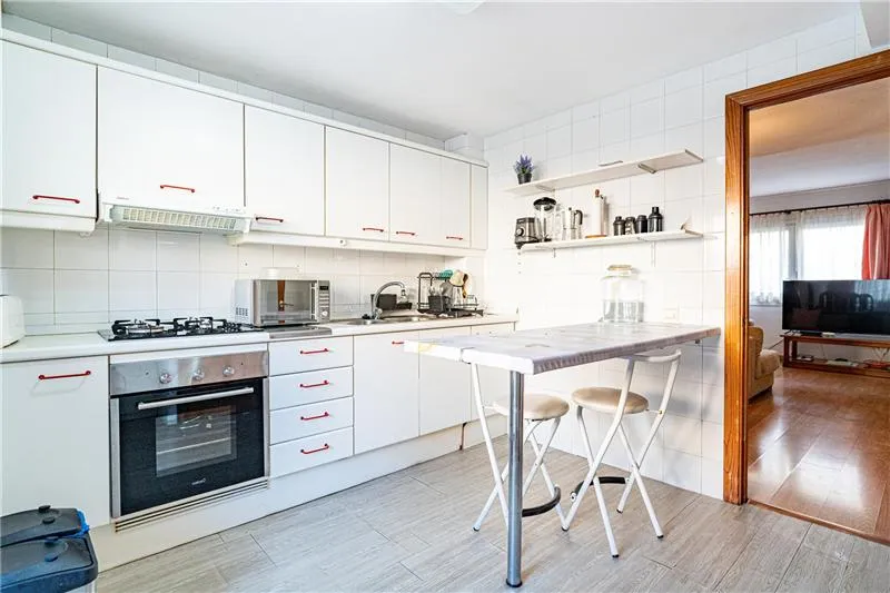 Townhouse with garden and terrace in a residential area, — photo 4