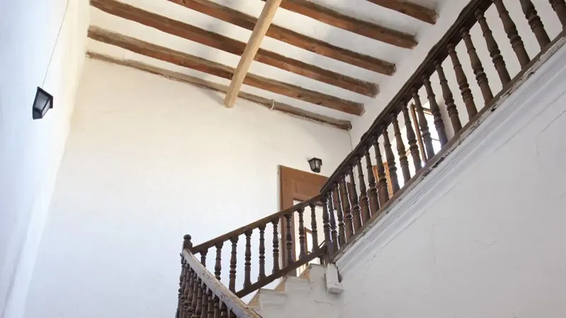 It has a preliminary project for 20 rooms, stables, covered equestrian track, heliport, swimming pool and olive grove! This historic possession — photo 9