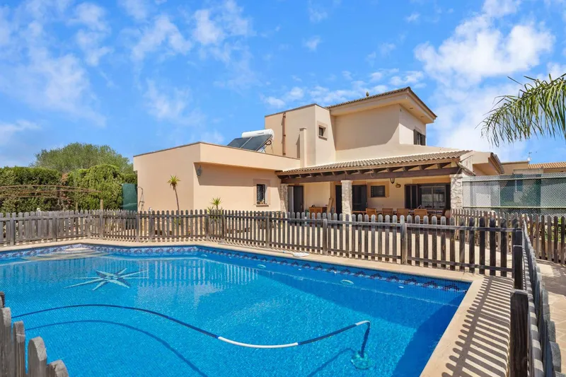 Villa with pool in a quiet area of Portocolom — photo 1