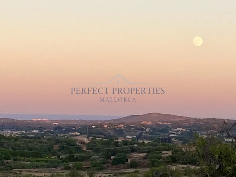 Luxurious home in an exclusive area with mountain and sea views — photo 3
