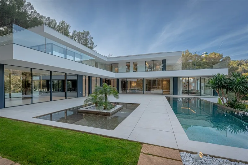 Prestigious Modern Villa for Sale with Panoramic Views in Palma - Son Vida — photo 11