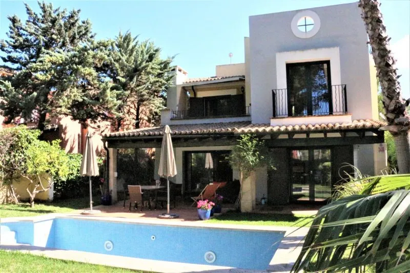 21065V Coqueto Chalet en Primera Lineal de Campo de Golf en Ses Penyes Rotges Golf- Santa Ponsa — photo 1