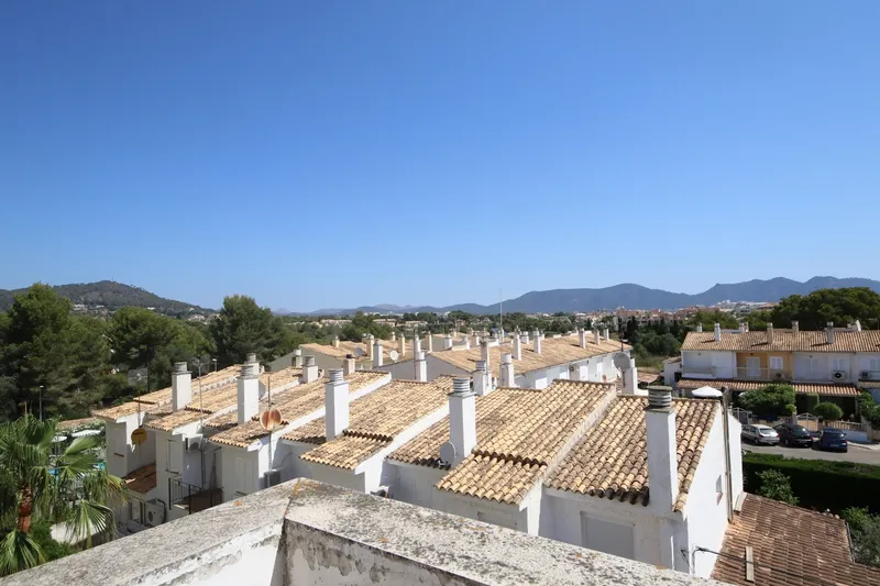 House and commercial premises in Cala Bona — photo 3