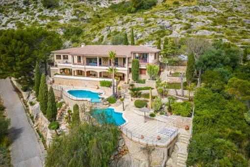 Pollensa, Luxurious, very private chalet with pool, holiday rental license and breathtaking views in Pollensa — photo 3