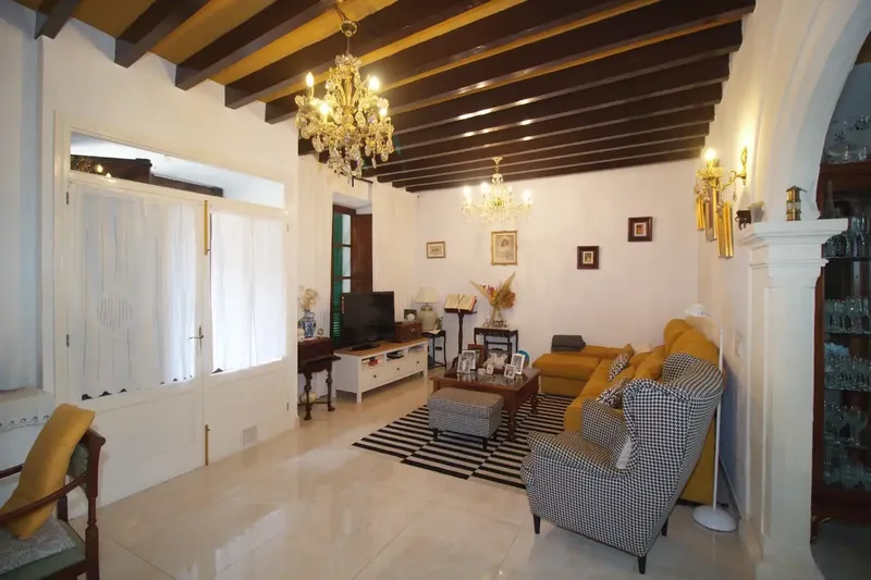 Charming village house with a total of 217m2 of Mallorcan soul and views of the Sierra de Tramuntana in the heart of Campanet — photo 7