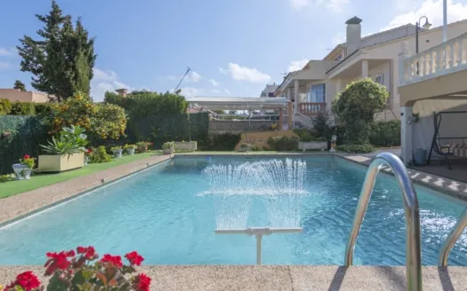 Spacious villa in Bahia Blava for sale to renovate with pool — photo 4