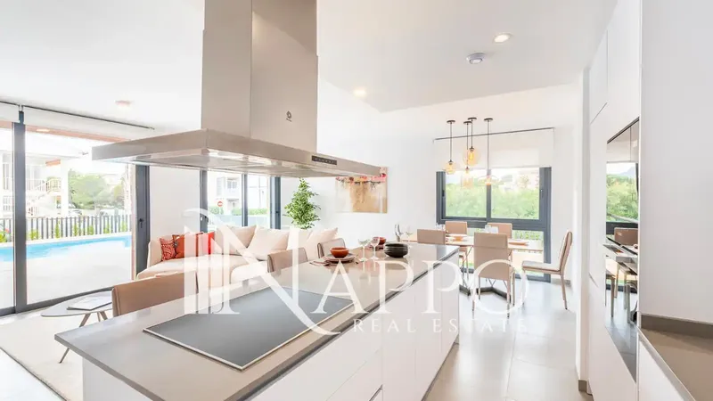 Nappo Real Estate tiene el placer de presentaros este exclusivo chalet adosado de obra nueva con jardín y terrazas privadas, ubicado a tan s — photo 3