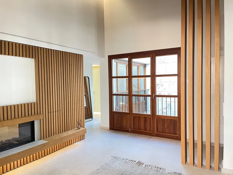 Ultra-luxury penthouse with private terrace, elevator, and parking. 3 bedrooms, 3 bathrooms. — photo 12
