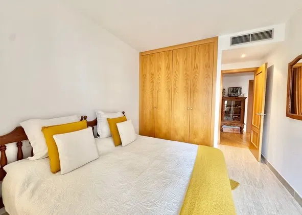 Flat / apartment in Calle de Gaspar Sabater, Camp Redo, Palma de Mallorca — photo 1