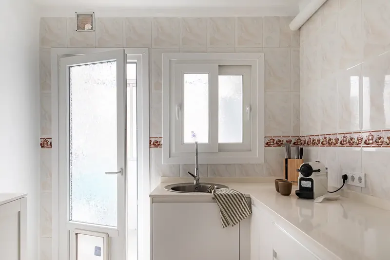 Bright renovated 3-bedroom apartment in La Soledad Sur — photo 5