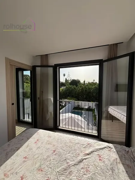 Townhouse in Establiments with pool, only one year old. Entrance hall, living-dining room, furnished and equipped island kitchen, laundry room — photo 6