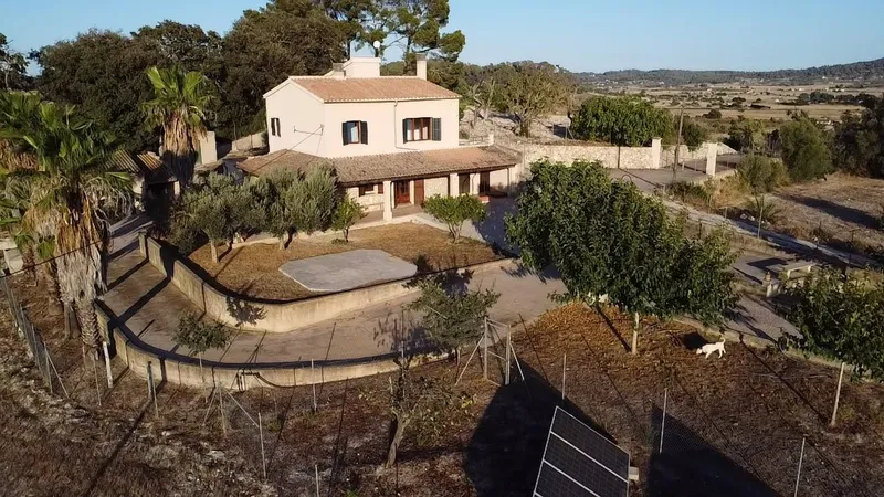ALQUILER EXCELENTE FINCA AFUERAS DE SINEU — photo 1