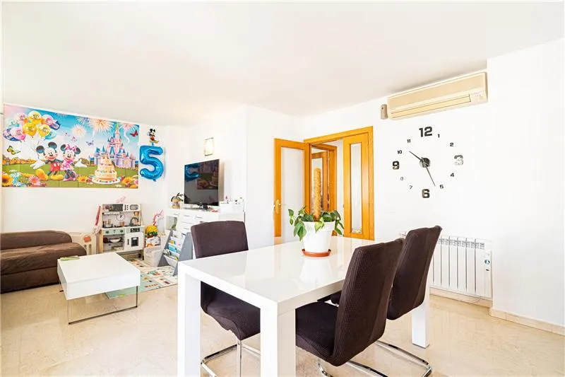 Flat of approx. 124m² with a terrace in a residential complex with a communal swimming pool — photo 11