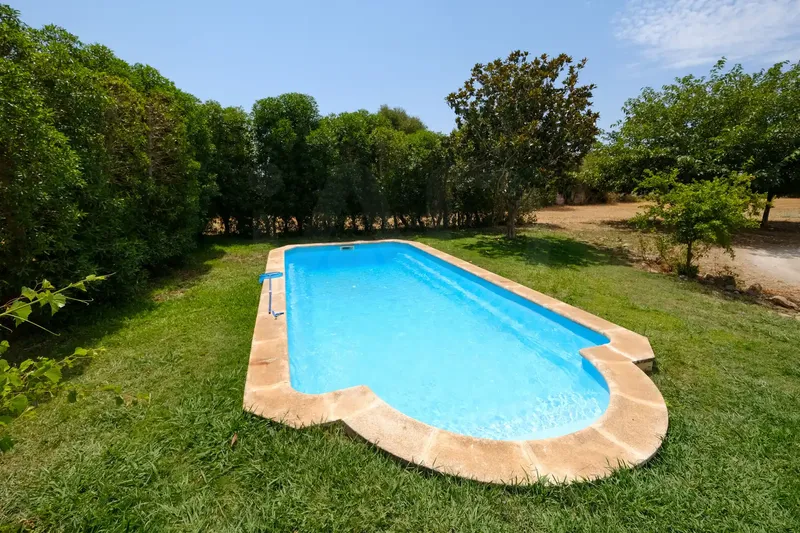 Exclusive rustic finca with pool in Lloseta / fully legal — photo 1