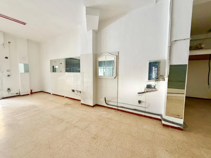 Commercial Premises for Sale – Corner with Great Visibility in Palma de Mallorca — photo 11