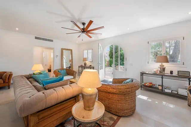 Exclusive villa for sale 200m from the beach in Puerto Pollensa, North Mallorca — photo 6