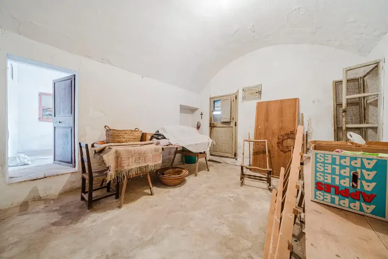 This house for renovation is located in Sant Llorenç, in an area with year-round activity in Mallorca. From gestpropiedad, real estate — photo 9