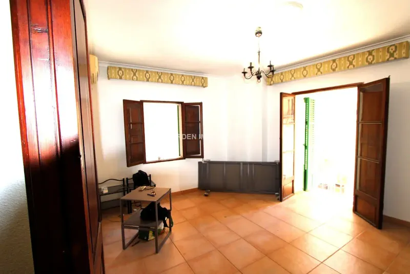 Herden Immobilien Mallorca sells exclusively a beautiful, bright and spacious apartment in the old town, directly at La Lonja in a prime location — photo 6
