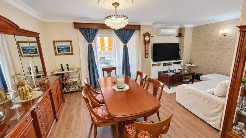 Space, light and tranquility in Son Ferriol: 4 bedrooms, two bathrooms and a large balcony to enjoy every day. — photo 4