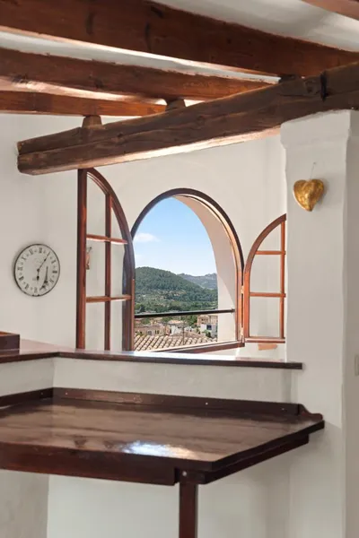 Mallorcan village house with charm and sea views in Andratx — photo 9
