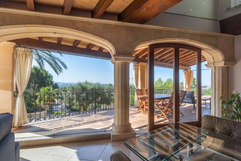 Great villa with pool and garage — photo 7