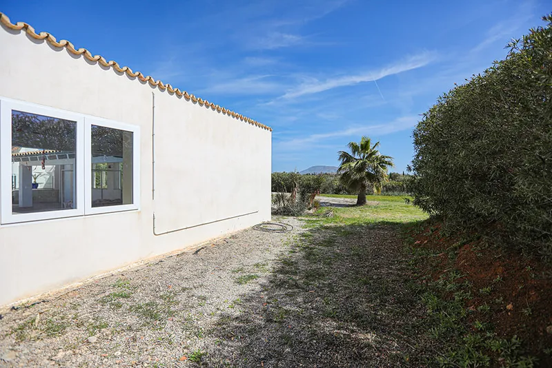 Modern finca with swimming pool and beautiful garden in Llucmajor — photo 4