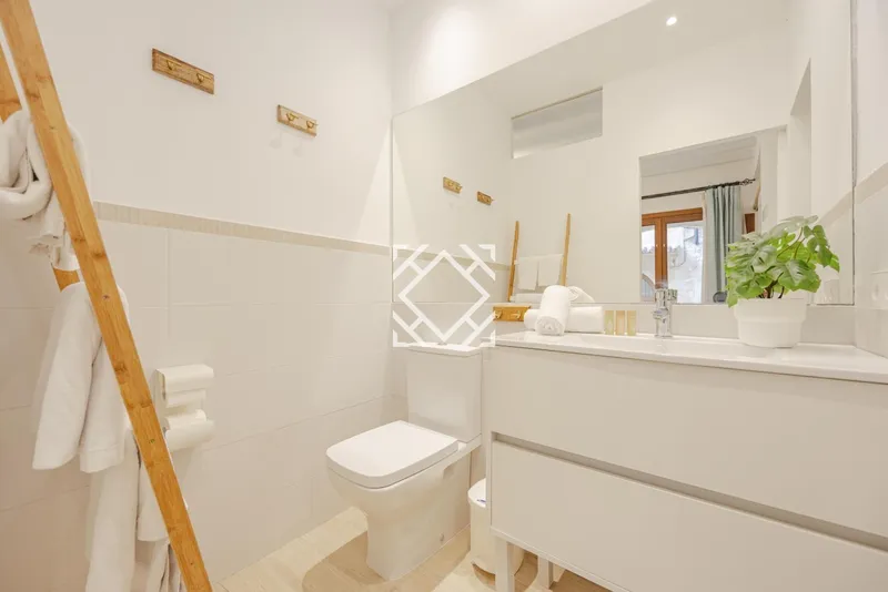 House for sale completely renovated and redistributed in Duplex and Luxury Penthouse, completely independent, in the heart of the old town of Pollensa. — photo 10