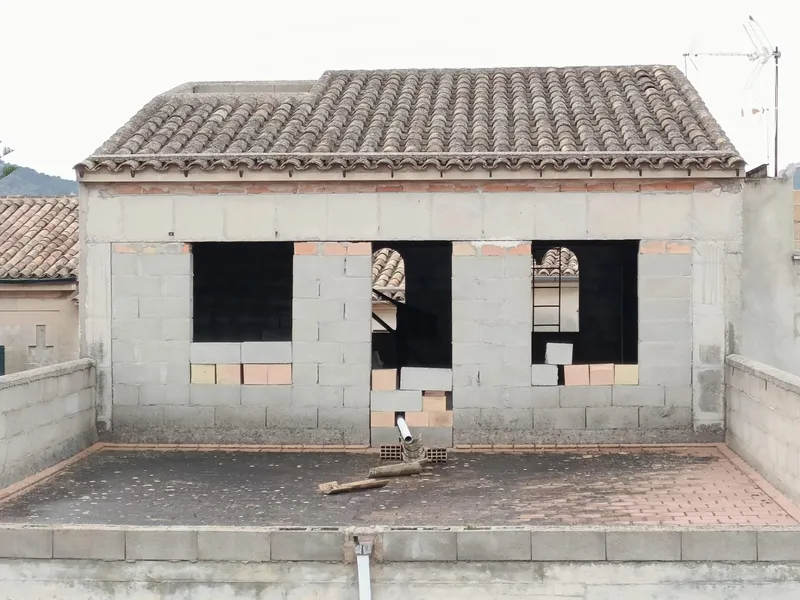 Property in the heart of Porreres with executed structure — photo 6