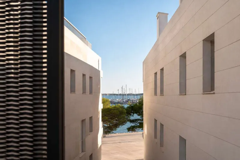 Award-winning designer house with lift and roof terrace in Port d'Alcúdia, Ref. 10086 — photo 9