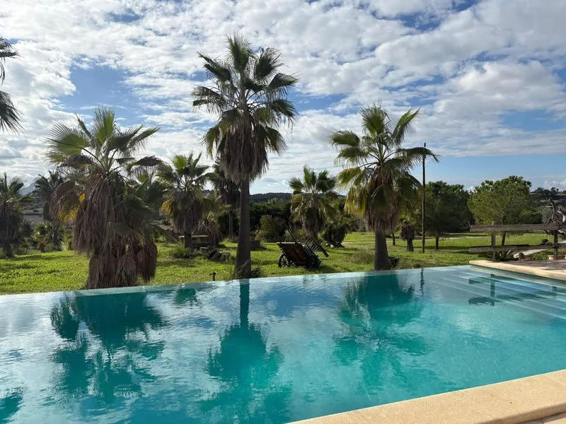 Rural or Farmhouse in Lloret de Vistalegre, Province of Balearic Islands — photo 1