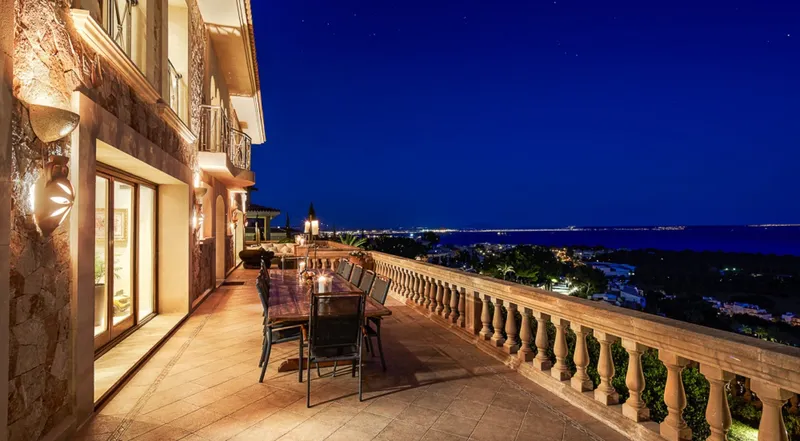 Mediterranean luxury property with 2 units and staff accommodation in Bendinat — photo 5