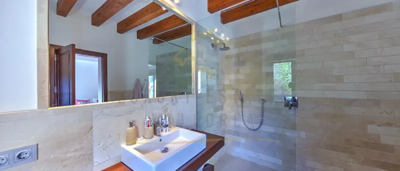 Large, modern natural-stone villa in Santa Ponsa in a sought-after residential area — photo 11