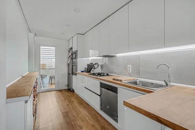 Modern apartment with terrace for sale in Puerto Portals, southwest Mallorca — photo 6