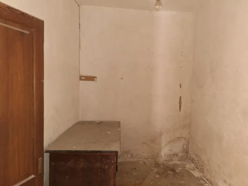 Discover the charm of this village house in the heart of Vilafranca! Located on one of the most picturesque streets of the town, this — photo 2