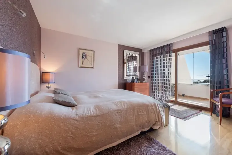 We are pleased to present this exceptional penthouse with stunning sea views, located in one of the most prestigious areas of Mallorca, Ca — photo 9