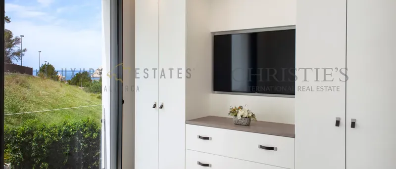 Modern apartment in the center of Puerto de Andratx with harbor views and a communal pool — photo 7
