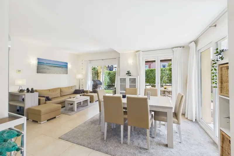 Welcome to your new home in Mallorca! This ground floor flat, in exceptional condition, is located in the popular — photo 5
