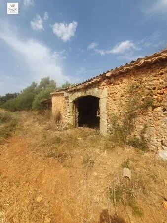 Rustic property in Sencelles (Cas Canar) with 25 m² built area and 48,266 m² plot — photo 1