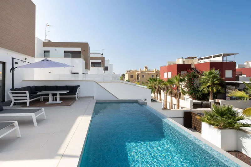 Large unique modern villa with pool and views — photo 4