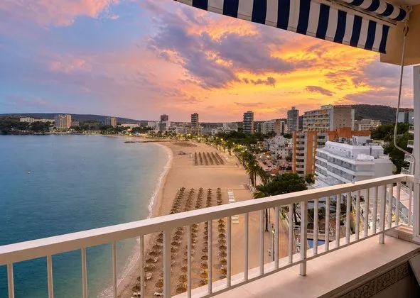Flat / apartment in Calle Martín Ros García, 18 a, Magaluf, Calvià — photo 1