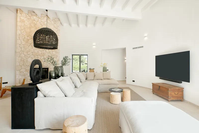 Modern family villa with traditional architecture in a prime location in Santa Ponsa - Marcel Remus Real Estate — photo 11