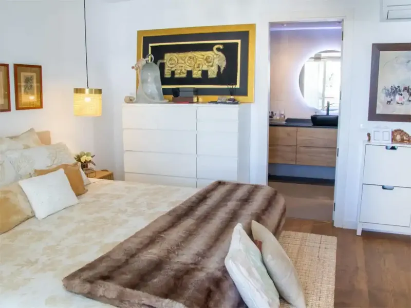 EXCLUSIVA Vivienda totalmente reformada de 156m2 mas 47 de terrazas y vistas al mar en Son Armadams a. Este magnifico piso cuenta con 3 habi — photo 10