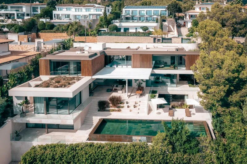 Stunning 5-Bedroom Villa in Bendinat with Sea Views and Pool — photo 1